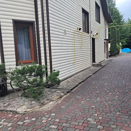 ватрич House *